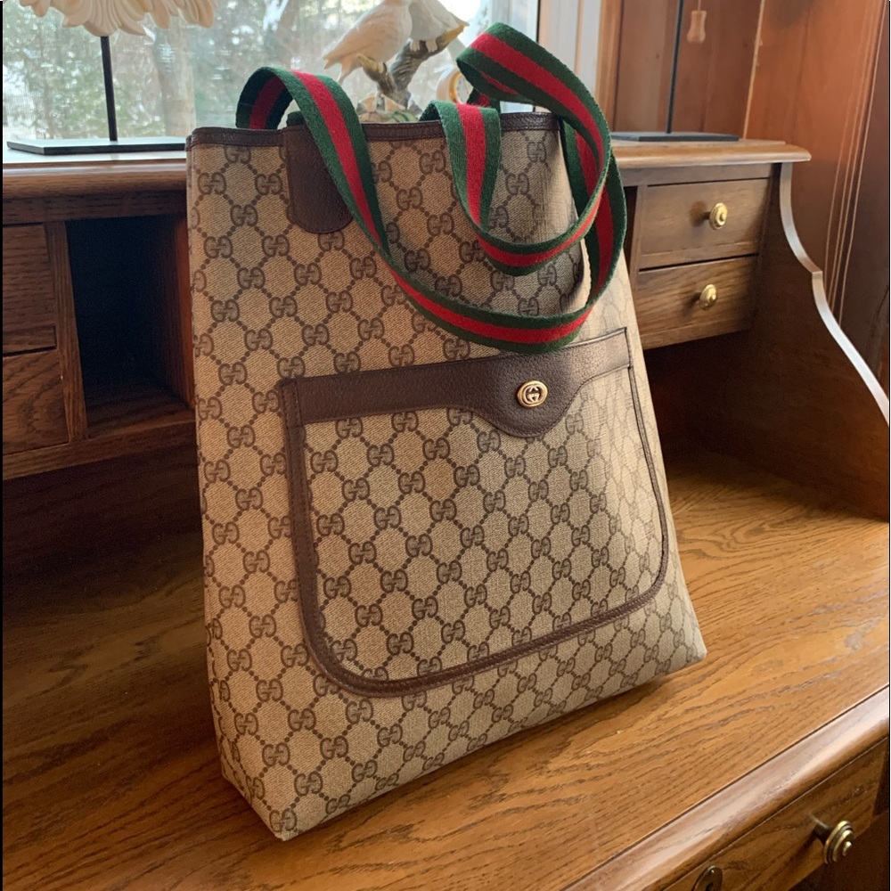 Authentic Gucci shoulder bag
